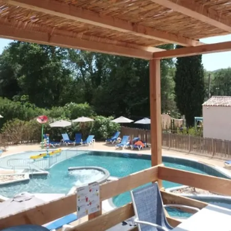 Sur Pilotis Avec Terrasse Pour 5 Personnes - Api-1-52-1504 *