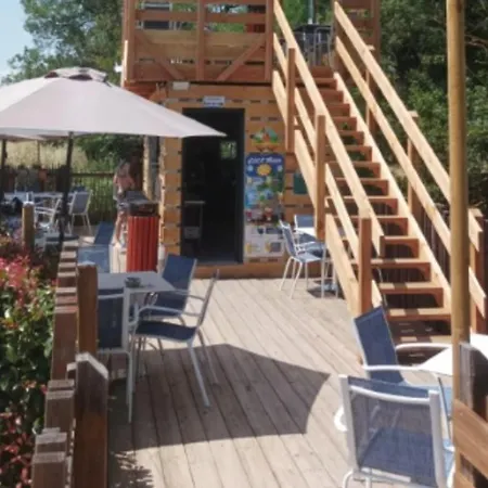 Kamp alanı Sur Pilotis Avec Terrasse Pour 5 Personnes - Api-1-52-1504 *